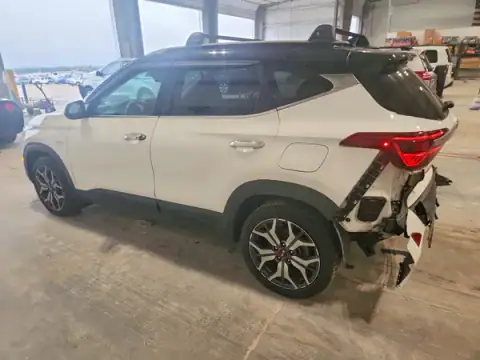 KNDETCA25M7215580 — 2021 Kia Seltos, zdjęcie 2 z Copart, Tył