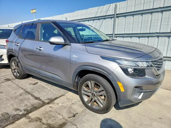 KNDEPCAA2M7047134 — 2021 Kia Seltos, фото 4 с аукциона Copart, Боковая часть