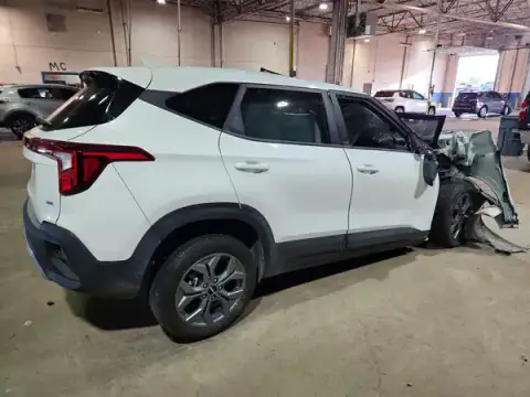 KNDEPCAA6T7885357 — 2026 Kia Seltos, photo 3 from Copart 23.09.2026, All-over damage