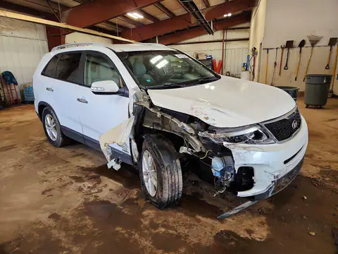 2015 KIA SORENTO VIN 5XYKTCA64FG586113 фото 4