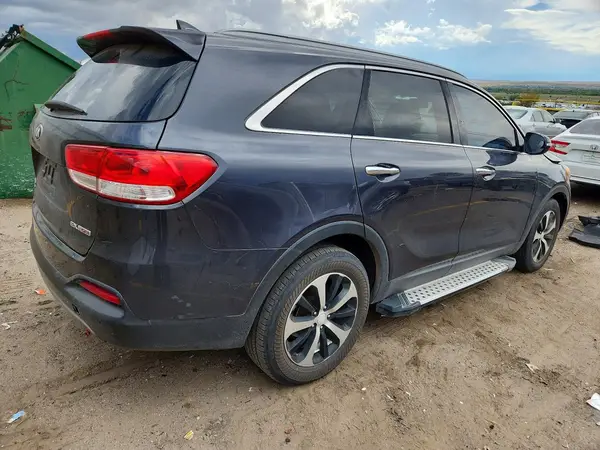 5XYPH4A10GG047751 — 2016 Kia Sorento, photo 3 from Copart, Front end