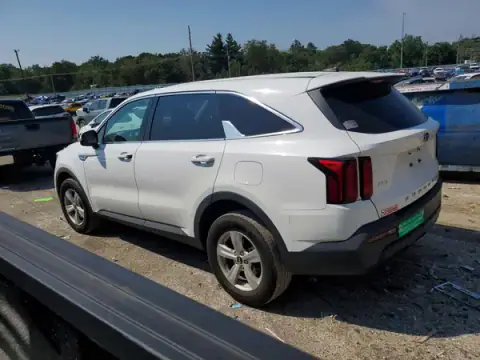 5XYRGDLC0MG006400 — 2021 Kia Sorento, photo 2 from Copart 30.09.2026, Front end