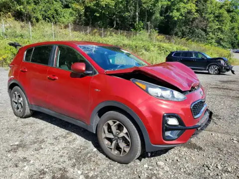 KNDPMCAC6M7884617 — 2021 Kia Sportage, zdjęcie 4 z Copart, Przód