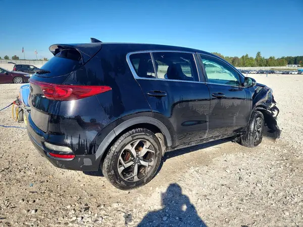 KNDPM3AC4M7888990 — 2021 Kia Sportage, photo 3 from Copart, Front end