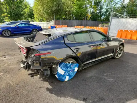 KNAE45LC3J6029517 — 2018 Kia Stinger, photo 3 from Copart, Rollover