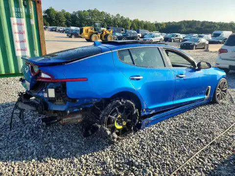 KNAE25LA2J6037676 — 2018 Kia Stinger, zdjęcie 3 z Copart 29.09.2026, Przód