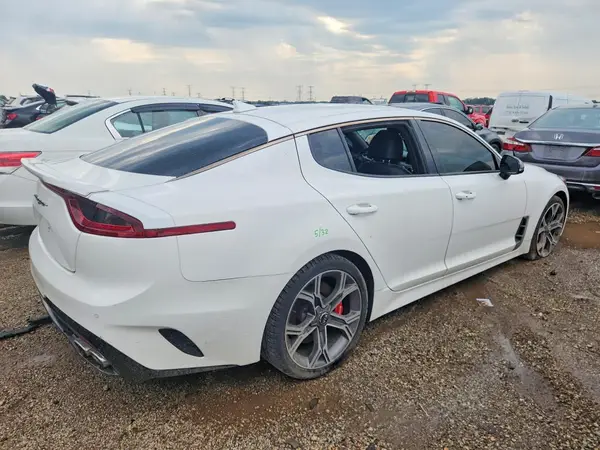 KNAE35LC4M6097820 — 2021 Kia Stinger, photo 3 from Copart, Vandalism