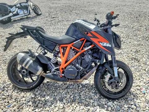 VBKV39409FM920852 — 2015 KTM 1290, გადაბრუნება (Rollover), ფოტოები შეკეთებამდე