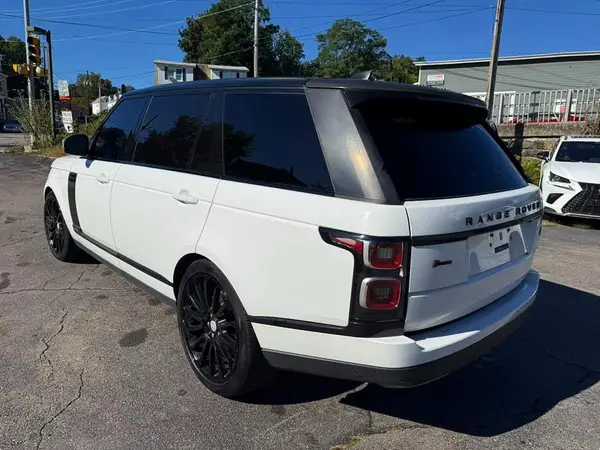 SALGS5RE9JA383980 — 2018 Land Rover Range Rover, фото 2 с аукциона Copart 15.10.2026, Мелкие вмятины и царапины