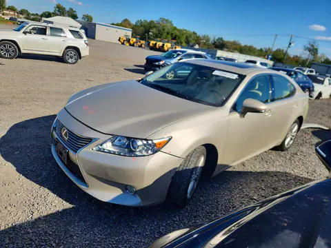 JTHBK1GG9D2065613 — 2013 Lexus ES, Задняя часть (Rear End), фото до ремонта