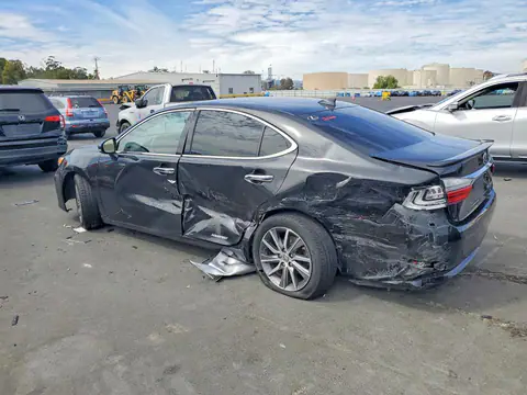 JTHBW1GG6H2146496 — 2017 Lexus ES, photo 2 from Copart 19.10.2026, Rear end