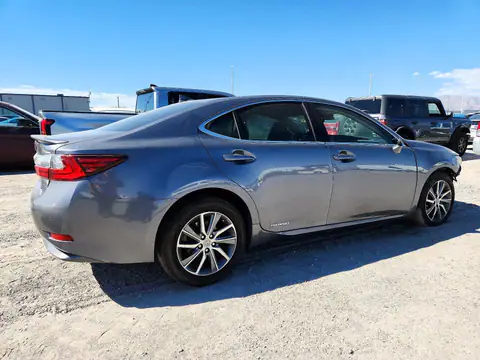 JTHBW1GG9H2134892 — 2017 Lexus ES, photo 3 from Copart 13.10.2026, Vandalism