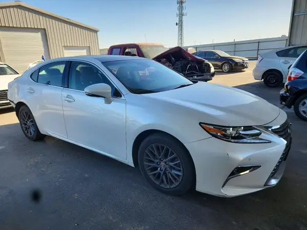 58ABK1GG4JU108700 — 2018 Lexus ES, photo 4 from Copart 28.09.2026, Rear end