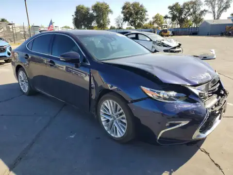 58ABK1GG4JU080980 — 2018 Lexus ES, zdjęcie 4 z Copart, Przód