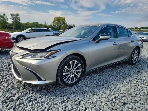 58AD21B16LU006667 Lexus ES 2020 — Front end damage, before-repair photo