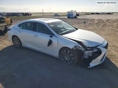 58ADZ1B11MU102235 — 2021 Lexus ES, zdjęcie 4 z Copart, Przód