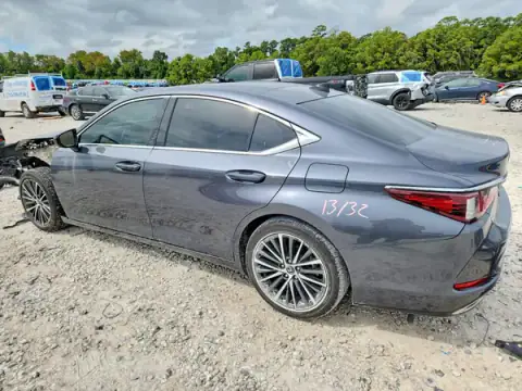 58ADZ1B11PU148135 — 2023 Lexus ES, zdjęcie 2 z Copart, Przód