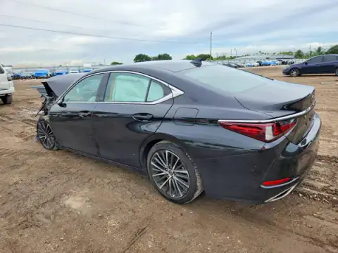 58ADZ1B11SU207256 — 2025 Lexus ES, zdjęcie 2 z Copart, Przód