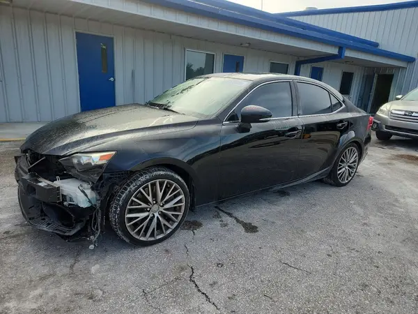 JTHBA1D27G5031362 Lexus IS 2016 — uszkodzenie Przód, zdjęcie przed naprawą