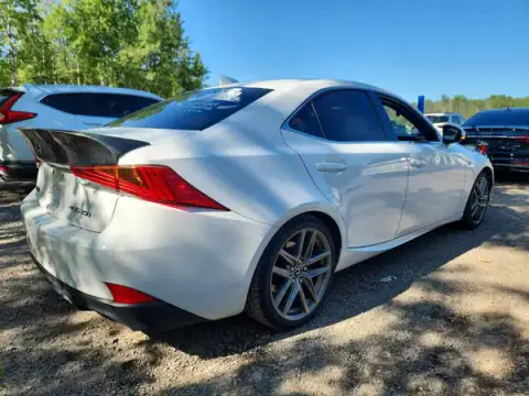 JTHCE1D23H5013774 — 2017 Lexus IS, zdjęcie 3 z Copart 29.09.2026, Zalanie