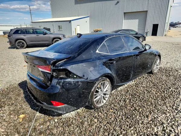 JTHBA1D22H5050466 — 2017 Lexus IS, фото 3 с аукциона Copart, Задняя часть