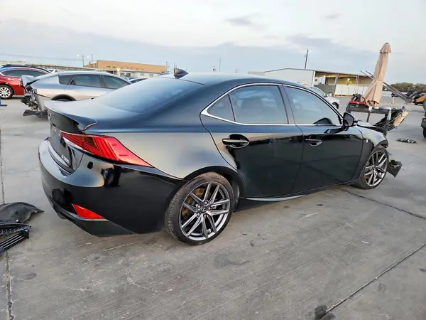 JTHBA1D27H5055470 — 2017 Lexus IS, фото 3 с аукциона Copart, Передняя часть