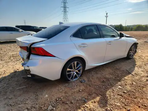 JTHBA1D24J5066237 — 2018 Lexus IS, фото 3 з Copart 19.10.2026, Передня частина