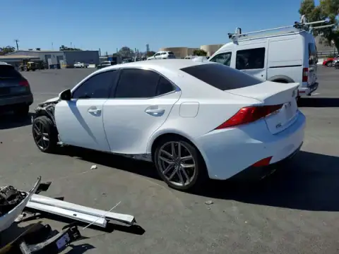 JTHBA1D29J5065004 — 2018 Lexus IS, zdjęcie 2 z Copart, Przód