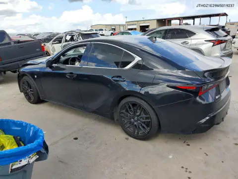 JTHGZ1E29M5019237 — 2021 Lexus IS, фото 2 с аукциона Copart, Передняя часть