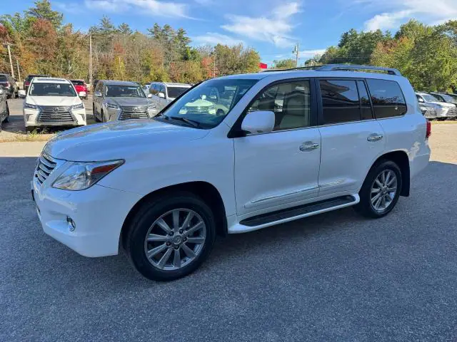 2011 LEXUS LX VIN JTJHY7AX8B4080303 фото 2