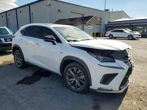 JTJSARBZ8M2198422 — 2021 Lexus NX 300, foto 4 de Copart 27.10.2026, Parte delantera