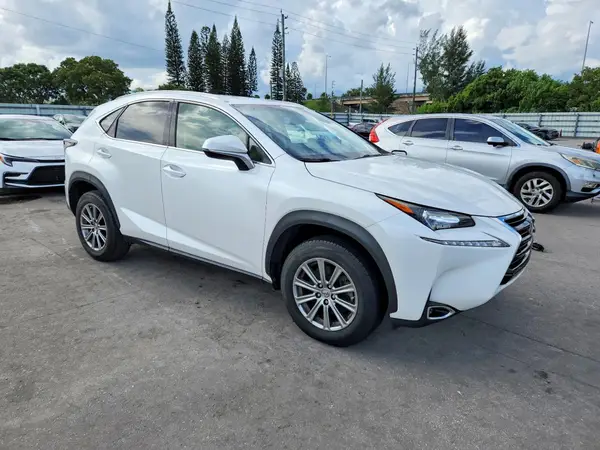 JTJYARBZ1G2031236 — 2016 Lexus NX, photo 4 from Copart 05.10.2026, Minor dents and scratches