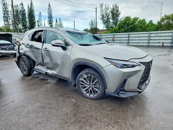 JTJGGCEZ0R2013705 — 2024 Lexus NX, фото 4 с аукциона Copart, Опрокидывание