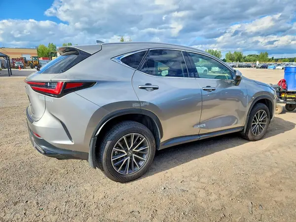 2T2GGCEZ7SC071302 — 2025 Lexus NX, фото 3 с аукциона Copart 08.10.2026, Вандализм