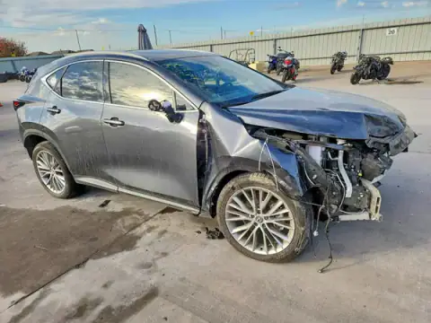 2T2GGCEZ5SC077938 — 2025 Lexus NX, zdjęcie 4 z Copart, Przód