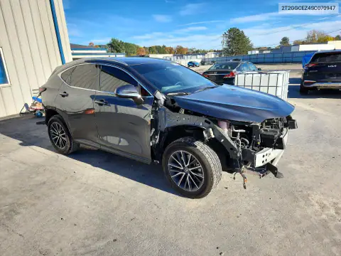 2T2GGCEZ4SC070947 — 2025 Lexus NX, photo 4 from Copart, Front end