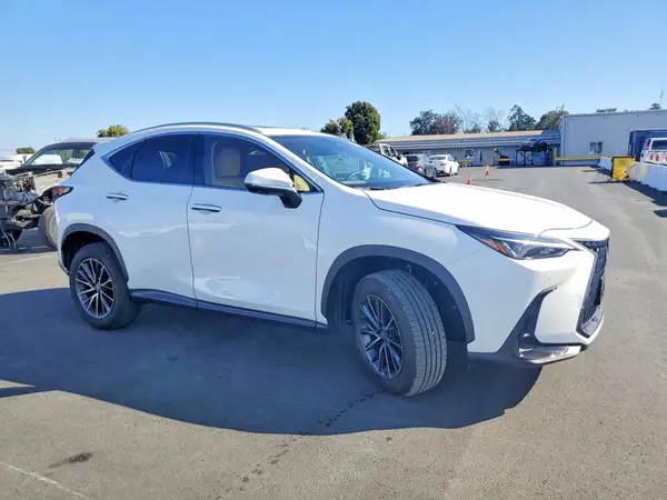 2T2GKCEZ2TC073104 — 2026 Lexus NX, фото 4 с аукциона Copart, Боковая часть