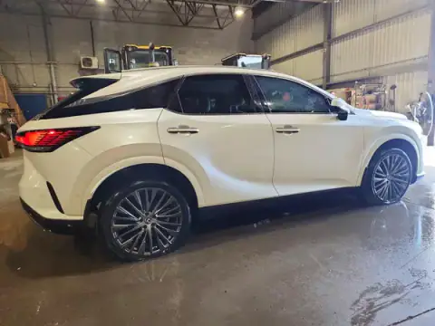 2T2BBMCAXPC019424 — 2023 Lexus RX, photo 3 from Copart 06.10.2026, Minor dents and scratches