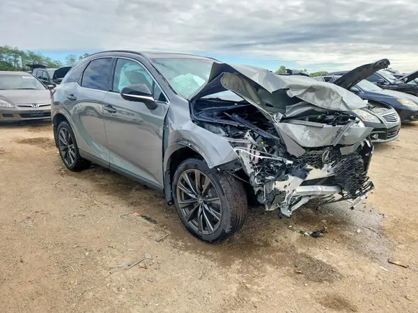 2T2BAMCA6TC139895 — 2026 Lexus RX, фото 4 с аукциона Copart, Боковая часть