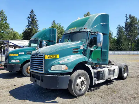 1M1AW01X5HM009439 — 2017 Mack 600, фото 2 с аукциона Copart 28.09.2026, Боковая часть