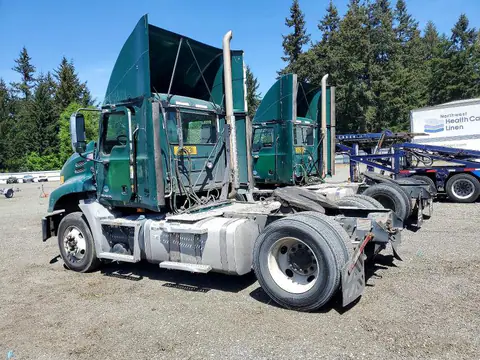 1M1AW01X5HM009439 — 2017 Mack 600, фото 3 с аукциона Copart 28.09.2026, Боковая часть