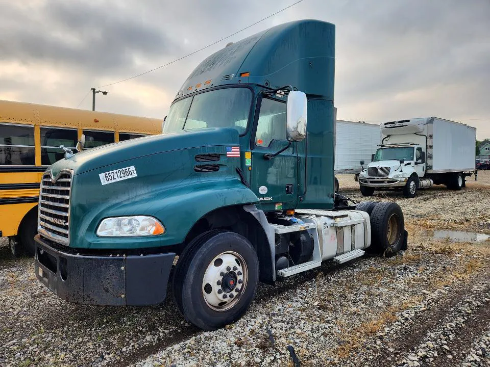 2017 MACK 600 VIN 1M1AW01X8HM009452 фото 1