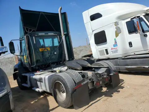 2017 Mack 600 VIN 1M1AW01X9HM009797 фото 2