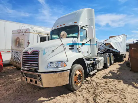 2014 MACK CXU613 VIN 1M1AW02Y4EM041012 фото 2