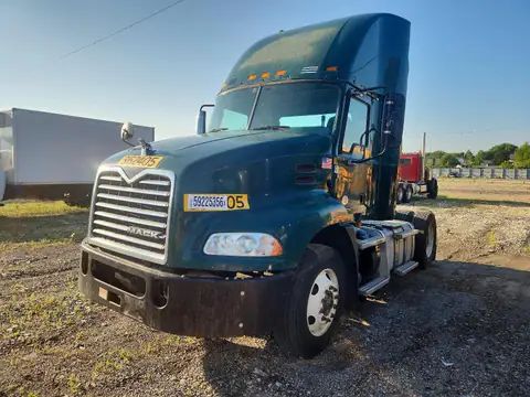 2017 MACK UNKNOWN VIN 1M1AW01XXHM009713 фото 2