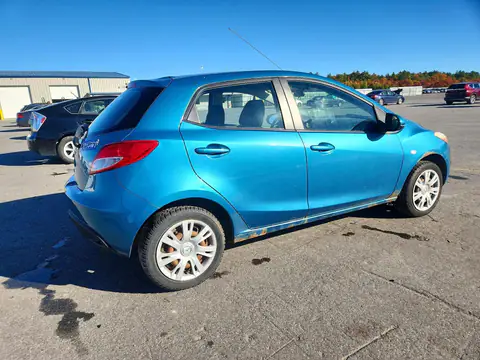 JM1DE1HZ4B0112105 — 2011 Mazda 2, photo 3 from Copart 23.10.2026, Normal wear