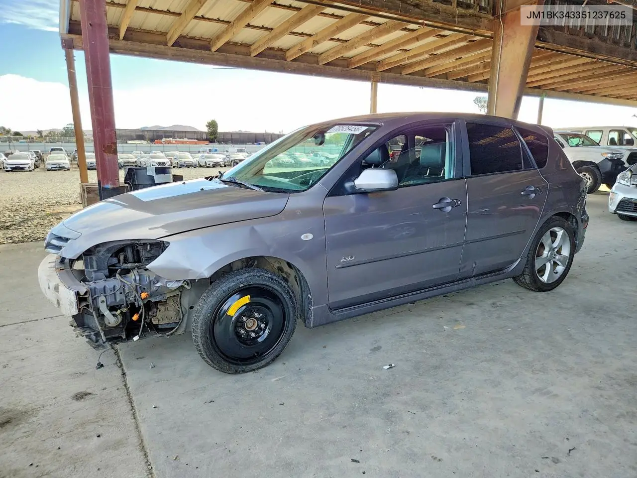2005 Mazda 3 Hatchback VIN JM1BK343351237625 фото 1