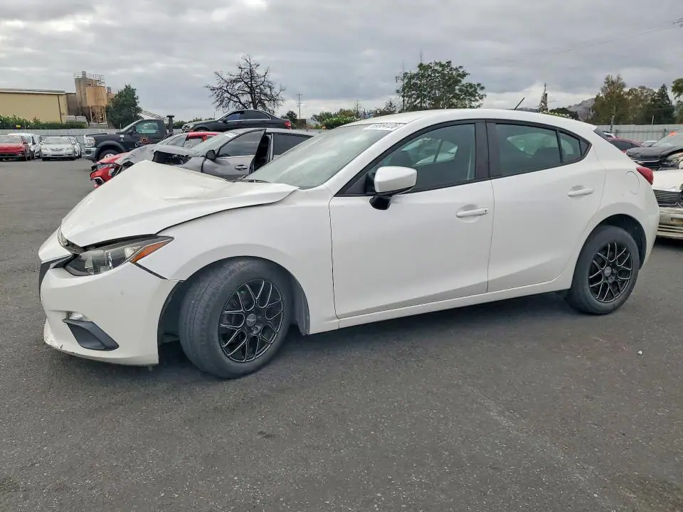 3MZBM1K75FM150167 Mazda 3 2015 — Front end damage, before-repair photo