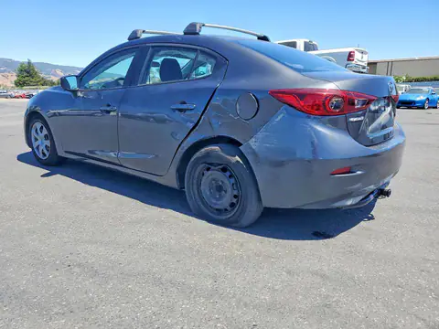 JM1BM1T76G1289417 — 2016 Mazda 3, photo 2 from Copart 29.09.2026, Rear end