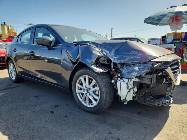 JM1BM1V79G1292941 — 2016 Mazda 3, photo 4 from Copart, Front end